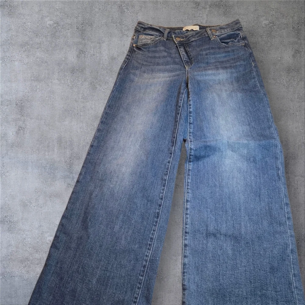 Stylish Light Blue Women's Flare Jeans - Picture 3 of 12